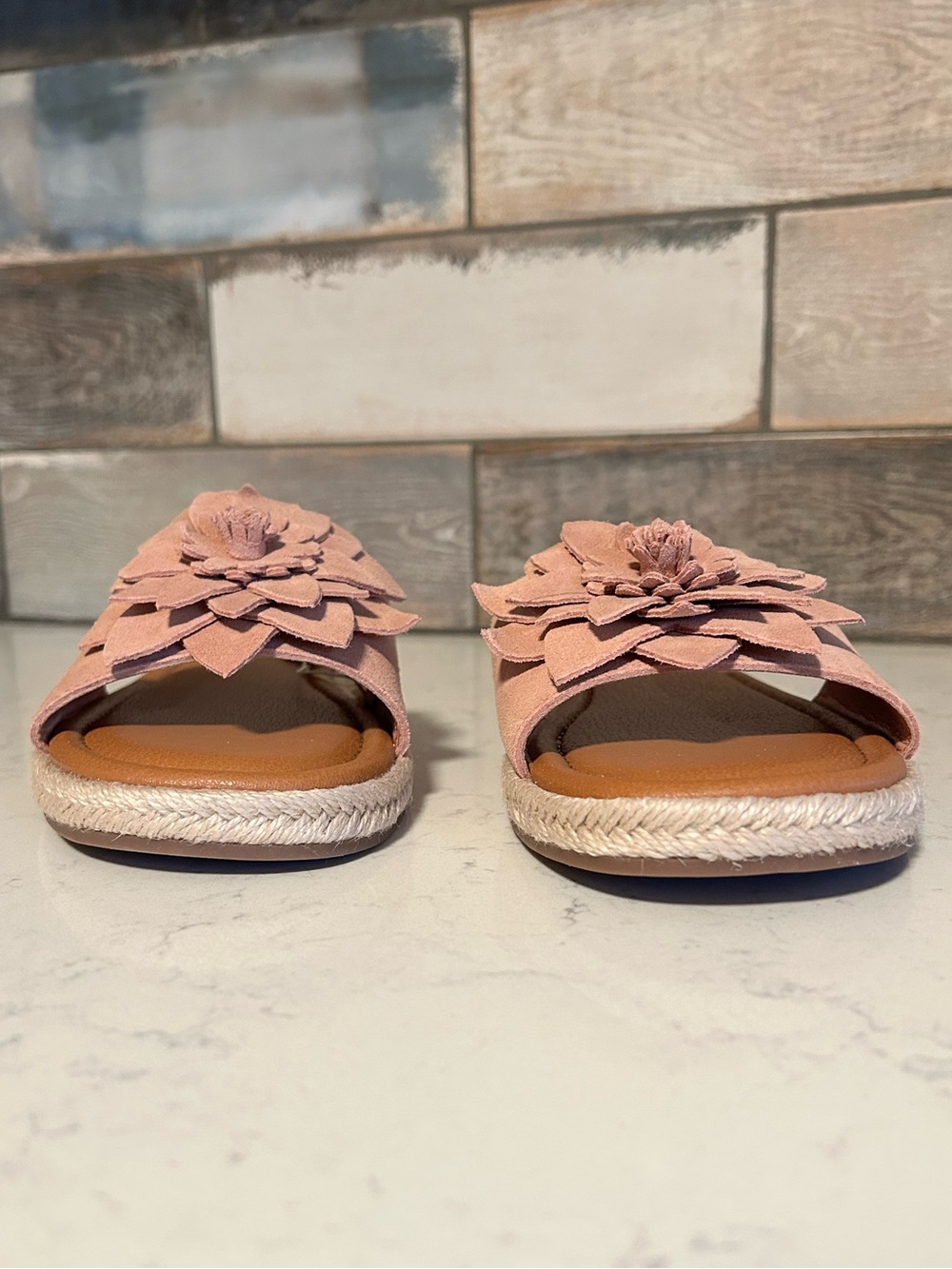 NIB🍀 Lucky Brand Pinita Suede Leather Flower Slide Sandals in Bellini - Picture 12 of 14